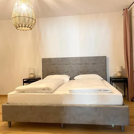 Rosa's Boutique & Parking Appartamento Merano