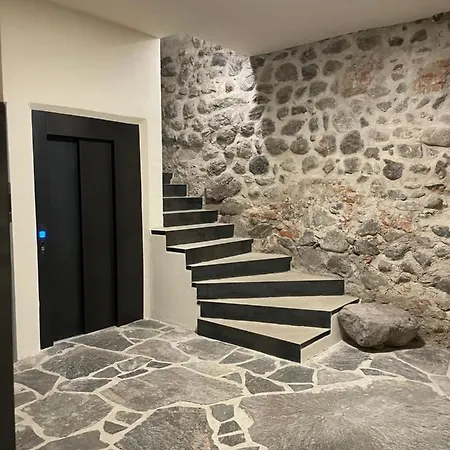Rosa's Boutique & Parking * Merano
